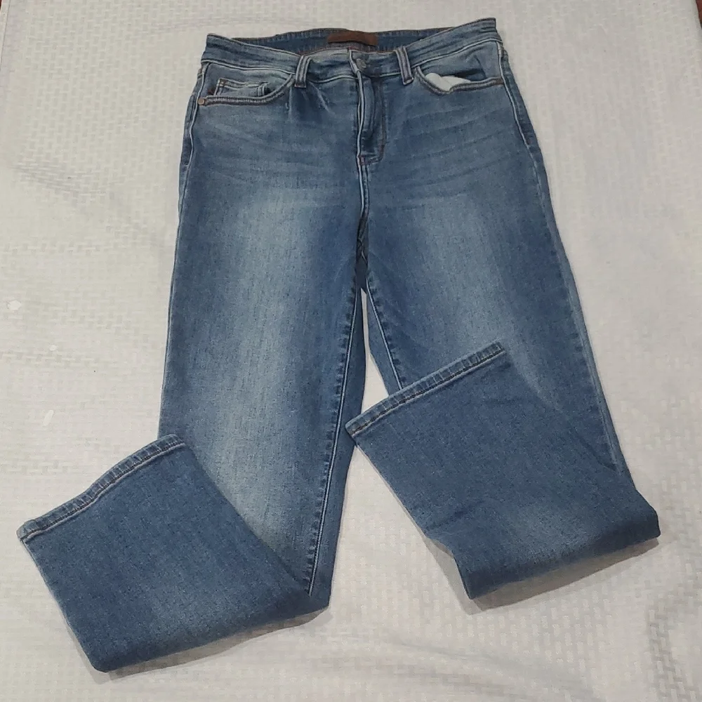 Judy Blue Straight Leg Jeans in Classic Blue - Picture 1 of 14